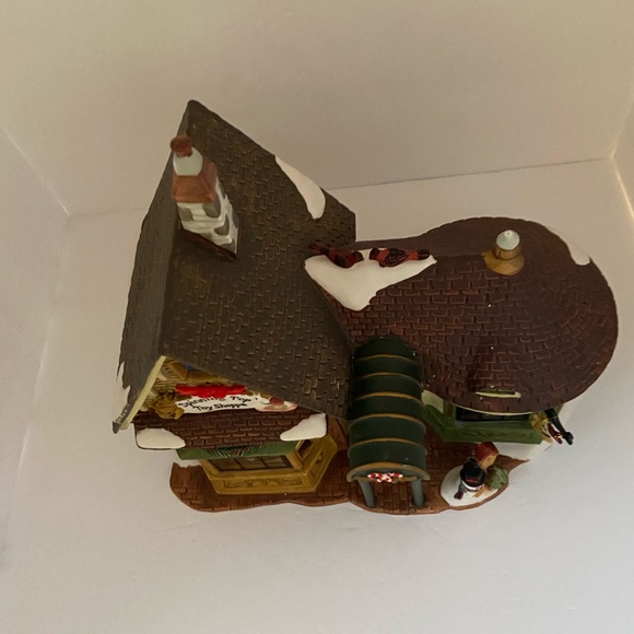 Santa's Workbench Spinning Top Toy Shoppe Victorian Series Christmas Village - Picture 9 of 9